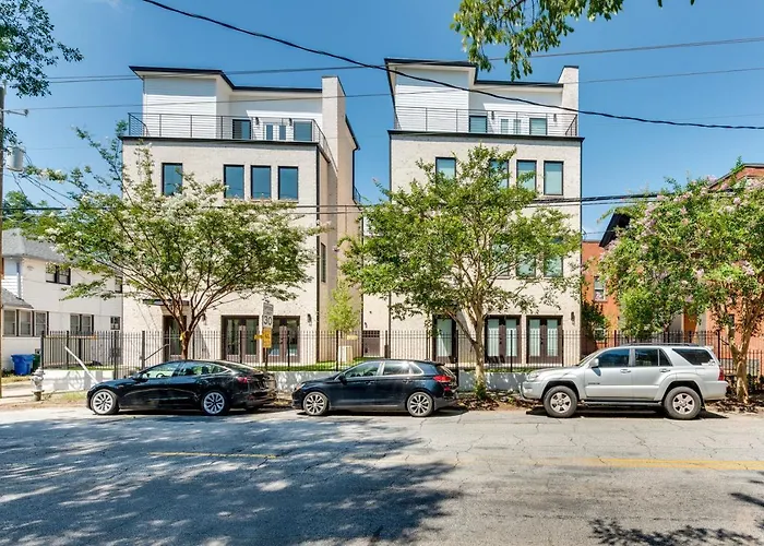 Modern Atlanta Home With Balcony 2 Mi To Downtown!