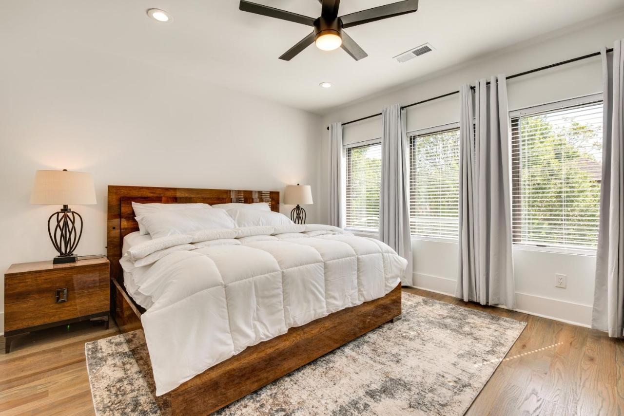 Modern With Balcony 2 Mi To Downtown! *
