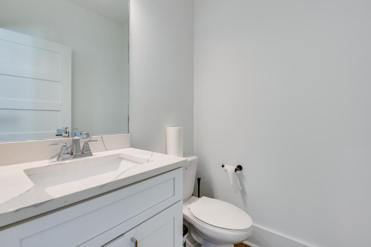 Modern With Balcony 2 Mi To Downtown! * Atlanta